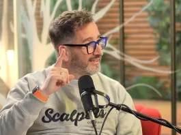 Eduardo Fuentes rememora su convivencia con Felipe Avello tras una ruptura amorosa.