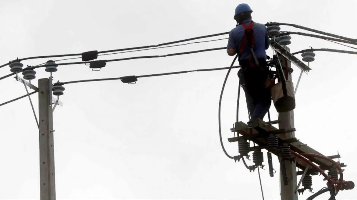 Corte de luz afectará a nueve comunas de la región Metropolitana este fin de semana.