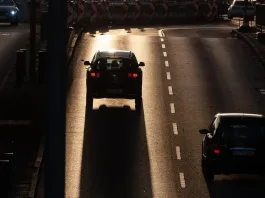 Candidatos presidenciales presentan sus propuestas para la seguridad vial en Chile.