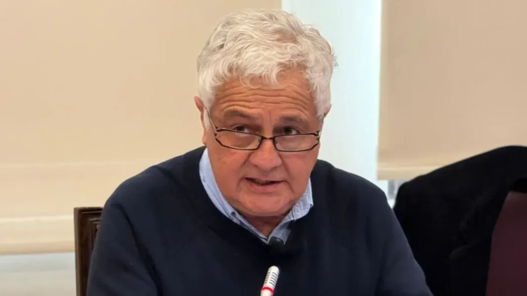 El diputado Hernán Palma denuncia un violento robo en su hogar en Peñalolén.