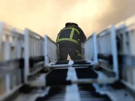 Tragedia en Maipú: un fallecido y seis casas arrasadas por un devastador incendio.