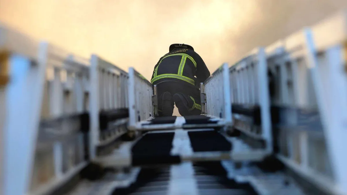 Tragedia en Maipú: un fallecido y seis casas arrasadas por un devastador incendio.