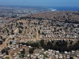 Megatoma de San Antonio: inmobiliaria exige desalojo y critica al Gobierno.