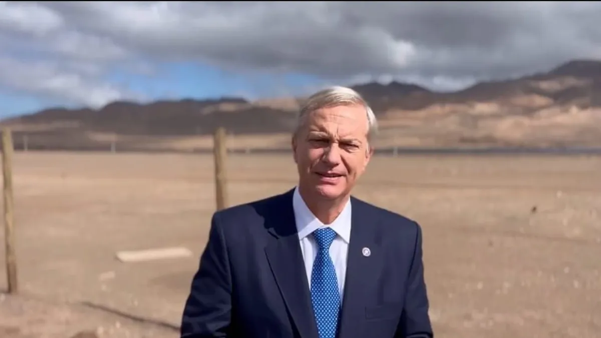 Kast enfrenta críticas por no aclarar financiamiento de la reforma de pensiones.