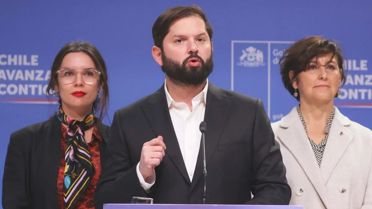 Boric destaca aumento de la PGU y celebra 3 años del Copago Cero en vocería.