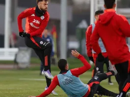La Roja se prepara con ausencias y sorpresas antes del duelo contra Uruguay.