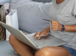 Sernac denuncia a tienda por estafa: vendían ropa nacional que era de AliExpress.