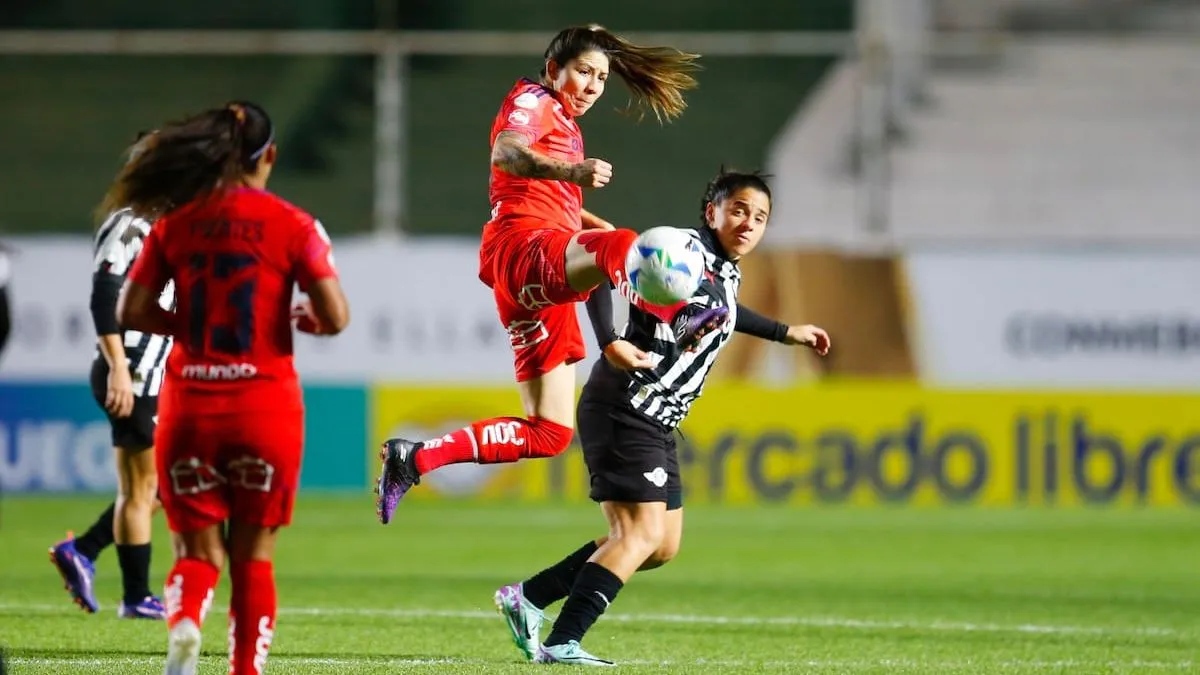 La U cae ante Libertad y se complica su camino en la Copa Libertadores Femenina.
