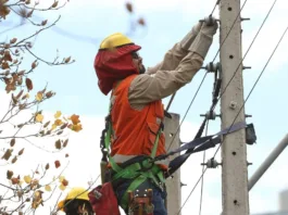 Cortes de luz en Santiago: conoce las 11 comunas afectadas este viernes.