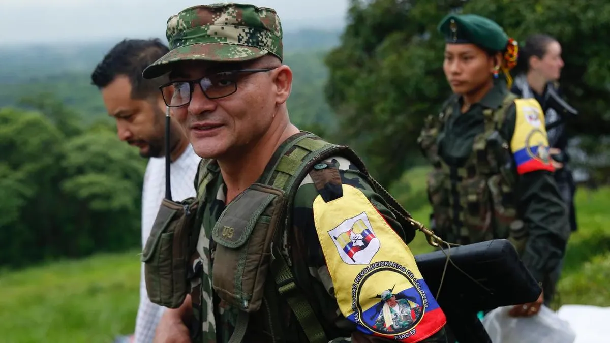 Petro autoriza bombardeo contra disidencias de las FARC en el sureste colombiano.