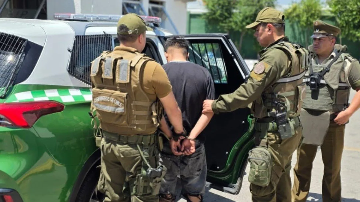 Detienen en El Bosque a joven prófugo por homicidio desde hace más de un año. Detienen en El Bosque a joven prófugo por homicidio desde hace más de un año.