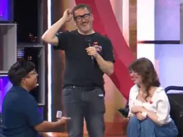 Una emotiva propuesta de matrimonio que celebra el amor y la superación.