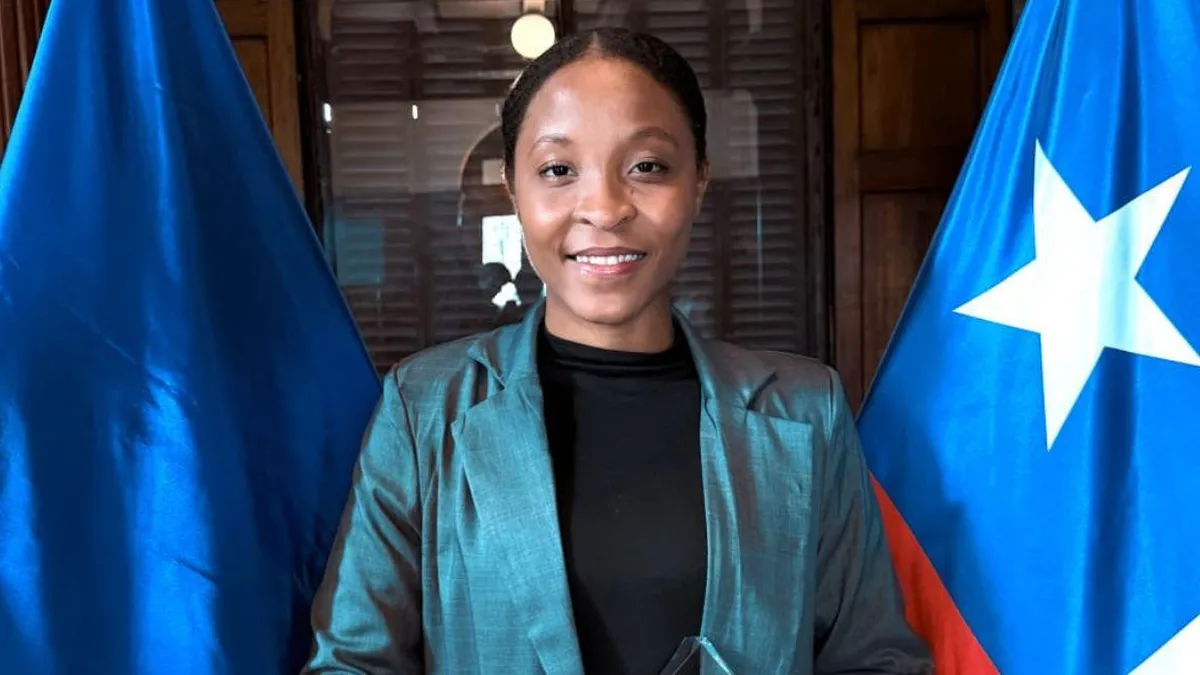 Shelenchie Jeanty: pionera y símbolo de esfuerzo en el derecho en Chile. Shelenchie Jeanty: pionera y símbolo de esfuerzo en el derecho en Chile.