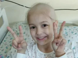 Madre camina desde Chillán a La Moneda para recaudar $1.000 millones para su hija.