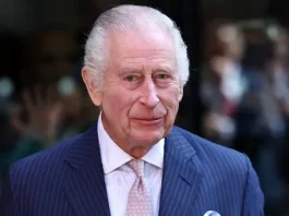 Carlos III celebra la reducción de su tratamiento contra el cáncer en 2026.