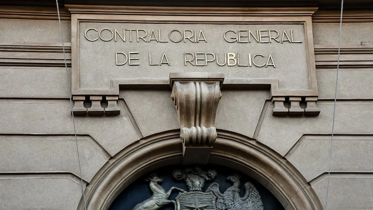 Contraloría revela desorden financiero de US$17.300 millones en entidades públicas.