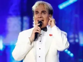 Cristián Castro reacciona a la divertida imitación de Kramer en su show.