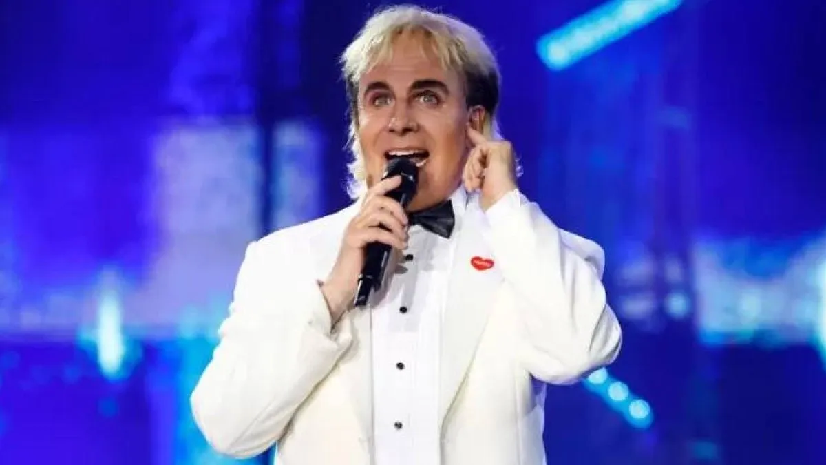 Cristián Castro reacciona a la divertida imitación de Kramer en su show. Cristián Castro reacciona a la divertida imitación de Kramer en su show.