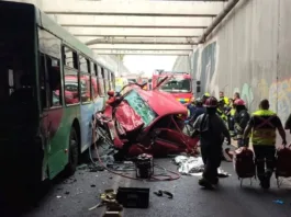 Tragedia en la carretera: madre e hijas pierden la vida en un choque frontal.