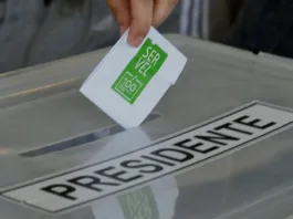 Chilenos en Nueva Zelanda marcan el inicio de las elecciones presidenciales 2025.
