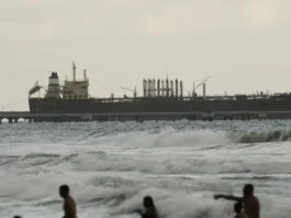 Estados Unidos incauta barcos petroleros en su lucha contra el contrabando venezolano.