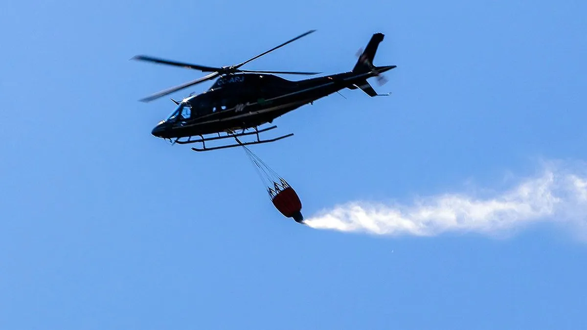 Alerta Roja en Isla de Pascua por incendio forestal que amenaza la zona.