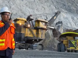 Proyecto de ley impulsa el empleo local en regiones mineras para un desarrollo sostenible.