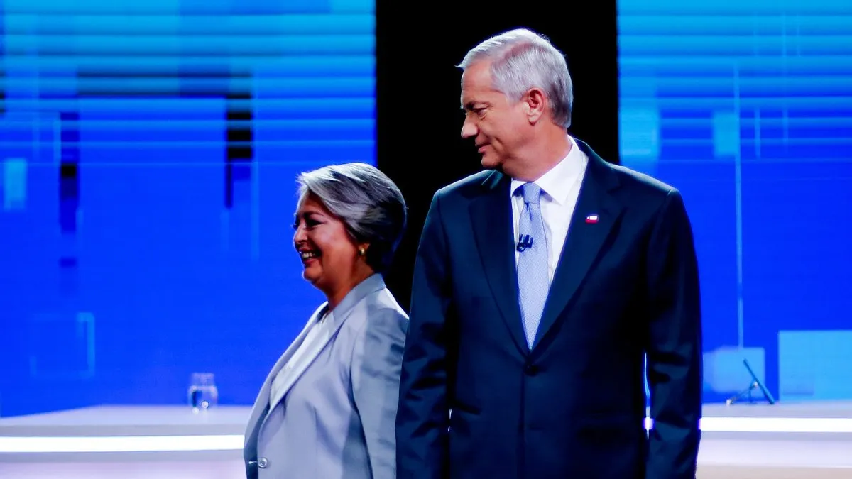 Jara y Kast debaten sobre Maduro