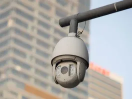 Sistema de IA en Lo Barnechea: detección eficiente de autos robados en tiempo real.