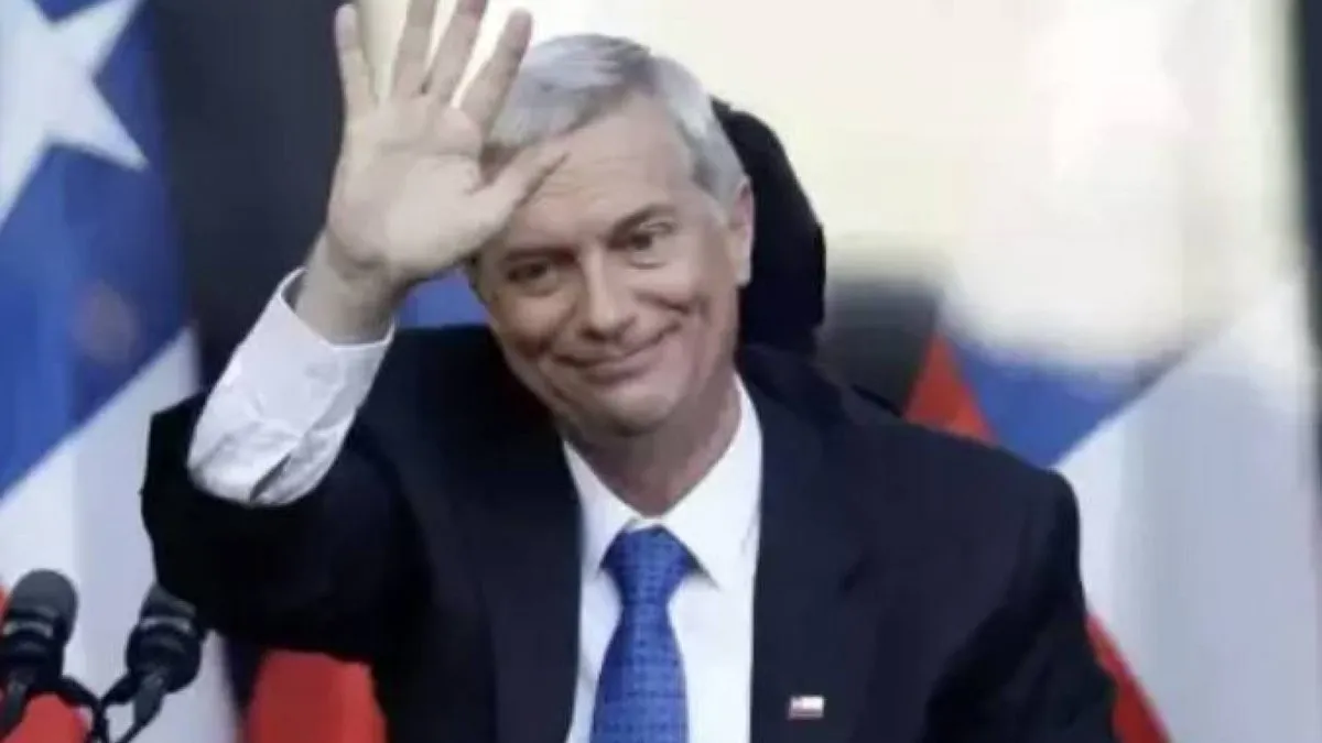 Grupo en alerta máxima ante la llegada de Kast a La Moneda.