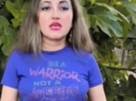 Raquel Castillo se refugia en el sur tras denunciar a su ex pareja por violencia.