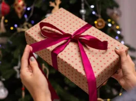 Descubre qué hacer con regalos de Navidad no deseados sin comprobante.