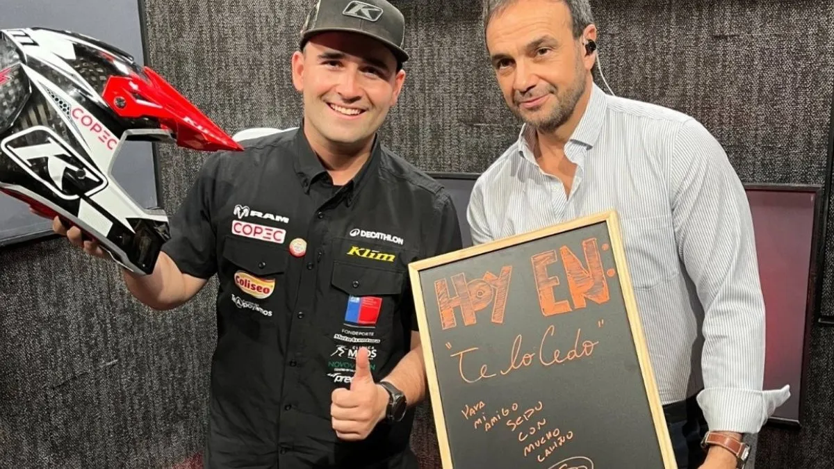 Tomás de Gavardo sorprende a Rodrigo Sepúlveda con un divertido disfraz de delivery. Tomás de Gavardo sorprende a Rodrigo Sepúlveda con un divertido disfraz de delivery.