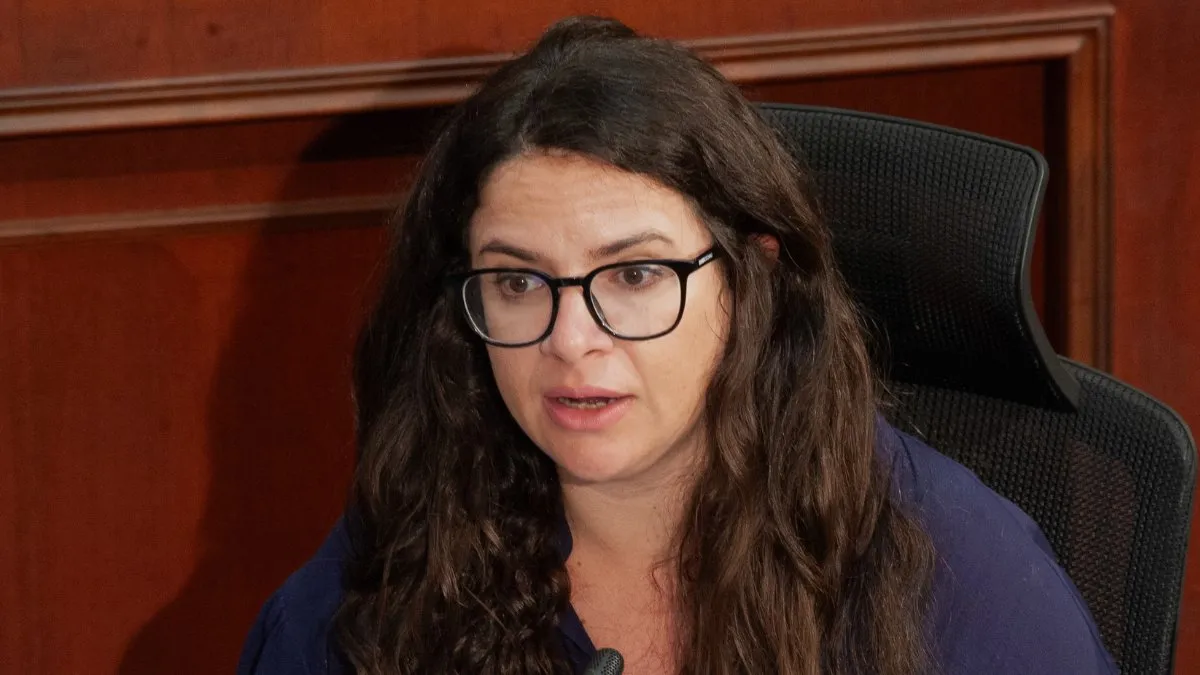 Error en remuneraciones afecta a 42 autoridades