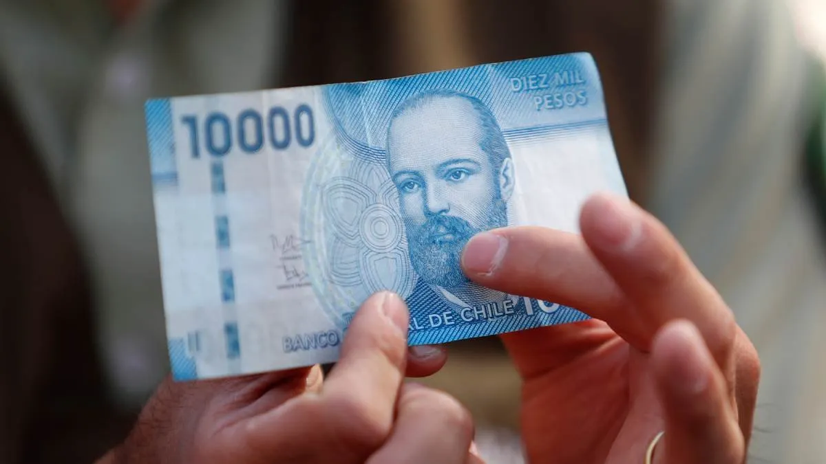 El Banco Central de Chile ayuda a recuperar billetes dañados por incendios.