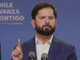 Boric defiende logros económicos y responde a Kast sobre la crisis en Chile.