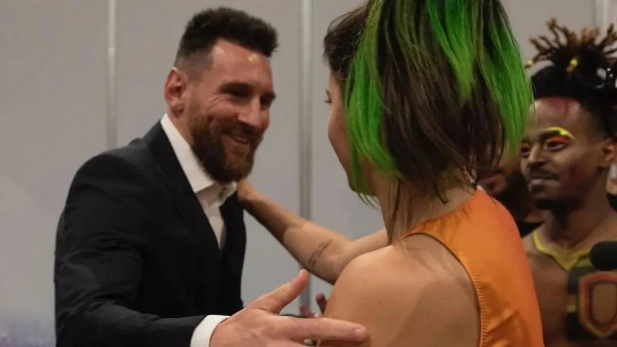 Catalina Vega y Lionel Messi: un emotivo encuentro tras el espectáculo del Cirque Du Soleil.