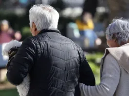 Nuevo beneficio para mujeres jubiladas busca cerrar la brecha previsional.