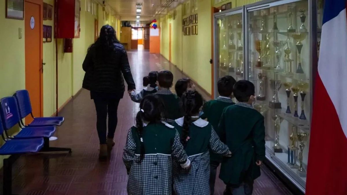 Contraloría alerta sobre 164 trabajadores inhabilitados en entidades públicas educativas.