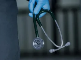 Corte Suprema confirma condena a médico por cuasidelito de homicidio.