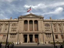 La Corte Suprema revoca sentencia y niega protección a funcionaria de Energía.