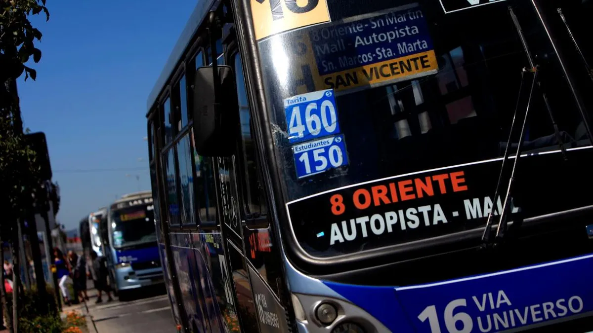 Bío Bío implementará pago electrónico en transporte público para reducir evasión.