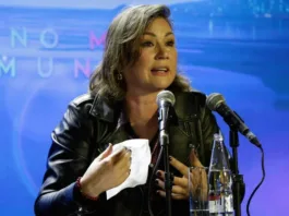 Javiera Contador comparte su lucha contra el cáncer de tiroides en un emotivo podcast.