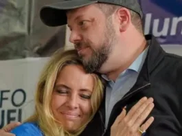 Johannes Kaiser celebra el triunfo de Kast