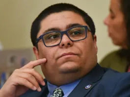 El diputado José Carlos Meza defiende al Partido Nacional Libertario en negociaciones.