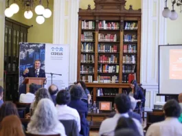 El Senado presenta libro sobre 'Derecho a la ciudad' y la planificación urbana integral.