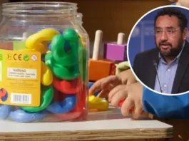 El ministro Cataldo urge avanzar en Sala Cuna Universal ante el estancamiento actual.