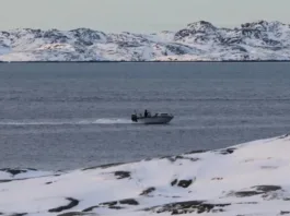 Refuerzos daneses llegan a Groenlandia en medio de tensiones con EE.UU. y Trump.