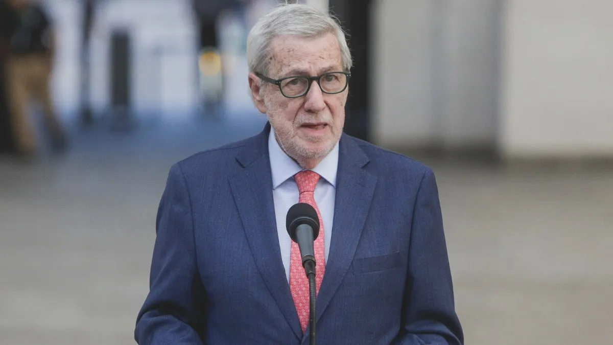 El canciller Van Klaveren reacciona a sanciones de EE. UU. contra funcionarios chilenos.