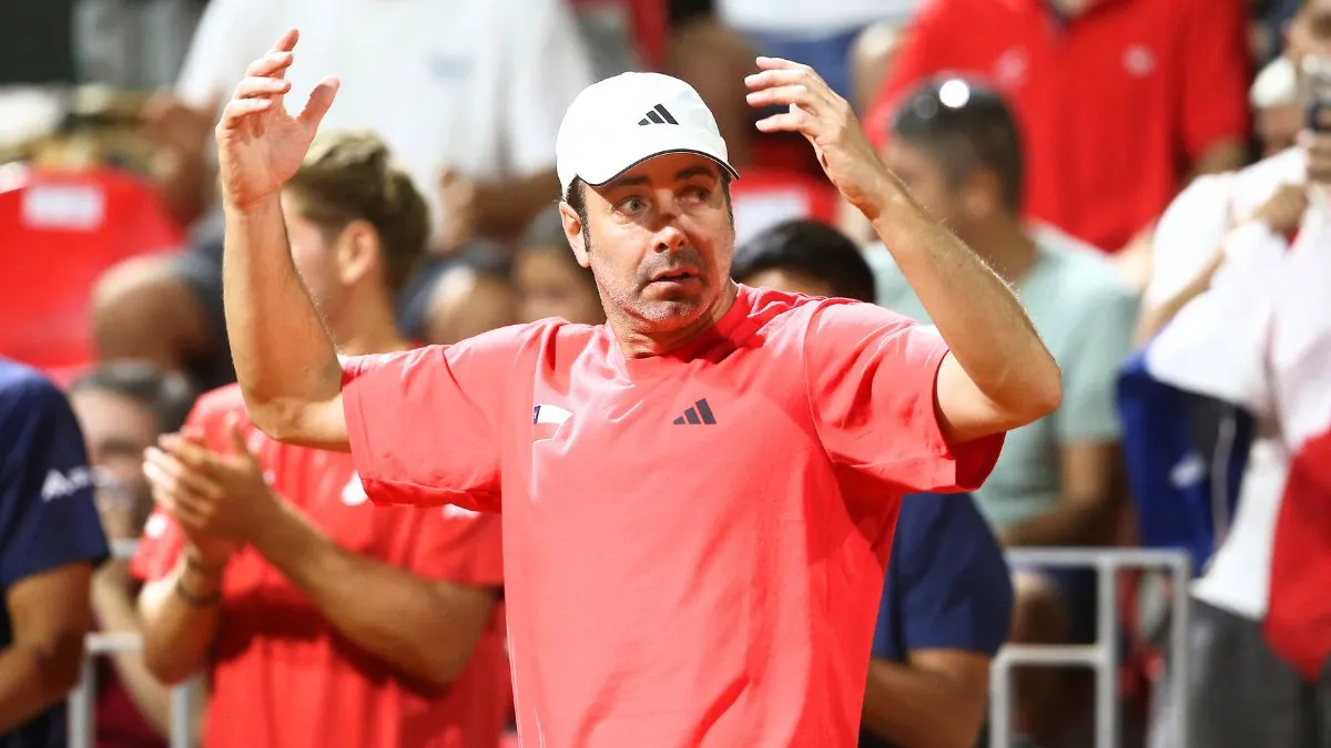 Tabilo y Barrios ponen a Chile 2-0 sobre Serbia en la Copa Davis.